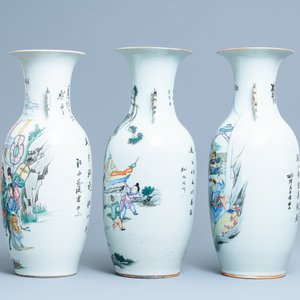 Trois vases en porcelaine de Chine famille rose à décor de scènes narratives, 19/20ème — photo 4