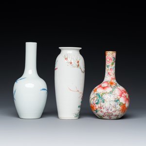 Trois vases en porcelaine de Chine famille rose et en bleu, blanc et rouge de cuivre, 19/20ème — photo 4