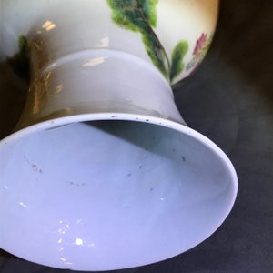 Trois vases en porcelaine de Chine famille rose et verte, une à marque de Qianlong, 19/20ème — photo 8
