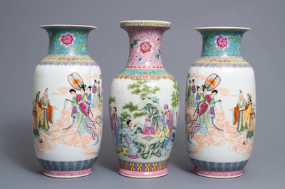 Trois vases en porcelaine de Chine famille rose, marque de Qianlong, République, 20ème