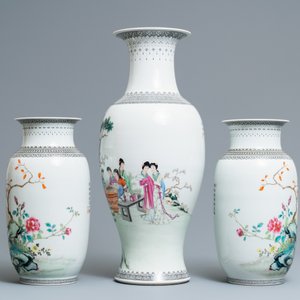 Trois vases en porcelaine de Chine famille rose, République — photo 4