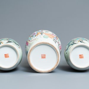 Trois vases en porcelaine de Chine famille rose, République — photo 6