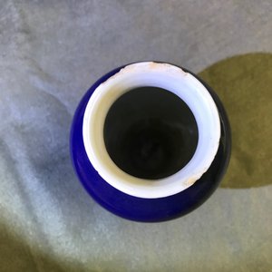Trois vases en porcelaine de Chine monochrome et grès de yixing, 19/20ème — photo 11