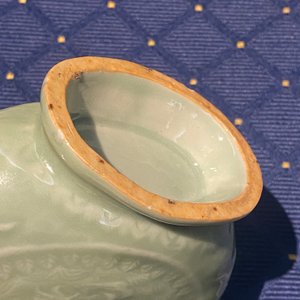 Trois vases et deux bols en porcelaine de Chine monochrome céladon et blanc de Chine, 19/20ème — photo 22
