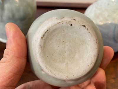 Trois verseuses en porcelaine de Chine à émail en céladon et qingbai, Song et postérieur — photo 7