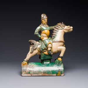 Tuile faitière en grès émaillé sancai en forme de guerrier à cheval, Chine, Ming — photo 2