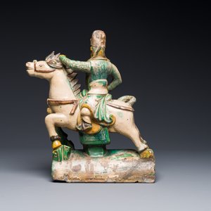 Tuile faitière en grès émaillé sancai en forme de guerrier à cheval, Chine, Ming — photo 3