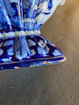Tulipière en faïence de Delft en bleu et blanc à décor chinois, 18ème — photo 5