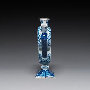 Tulipière en forme de coeur en faïence de Delft en bleu et blanc à décor d'une dame à corne d'abondance, 18ème — photo 2