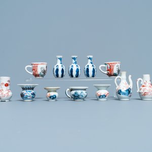 Twaalf Chinese blauw-witte en Imari-stijl miniaturen, Kangxi — foto 5