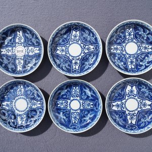 Twaalf Chinese blauw-witte koppen en schotels, 19e eeuw — foto 10