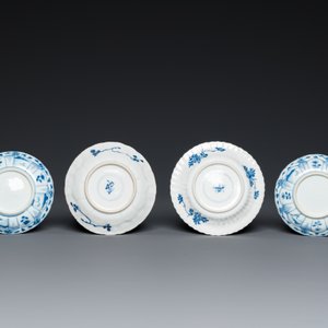 Twaalf Chinese blauw-witte schotels en acht koppen, Kangxi — foto 3