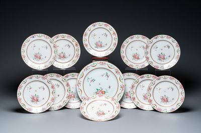 Twaalf Chinese famille rose borden en een schotel, Qianlong