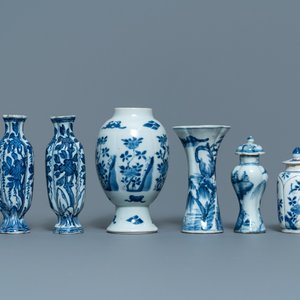 Twaalf kleine Chinese blauw-witte vaasjes, Kangxi — foto 5