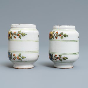 Twaalf polychrome Italiaanse apothekerspotten, Antonibon, Nove di Bassano, eind 18e eeuw — foto 17