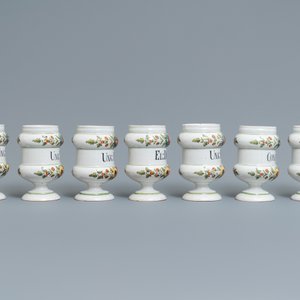 Twaalf polychrome Italiaanse apothekerspotten, Antonibon, Nove di Bassano, eind 18e eeuw — foto 3
