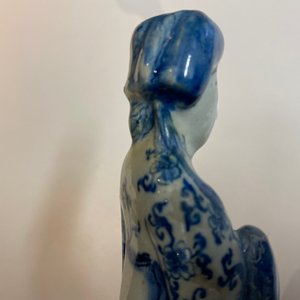 Twee blauw-witte Delftse figuren van een Chinese man en een vrouw, 1e kwart 18e eeuw — foto 16