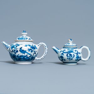 Twee blauw-witte Delftse theepotten met deksels, 18e eeuw — foto 2