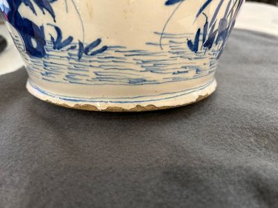 Twee blauw-witte Delftse vazen met vogels bij bloesemtakken, 18e eeuw — foto 4