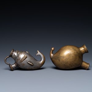 Twee bronzen basissen voor een waterpijp, India, 19e eeuw — foto 8