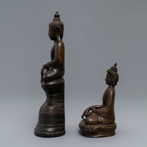 Twee bronzen figuren van Boeddha, Siam en Nepal, 17/18e eeuw — foto 5