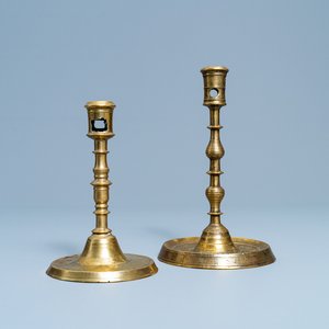 Twee bronzen knoopkandelaars, Vlaanderen of Nederland, 16e eeuw — foto 1