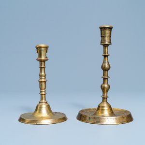 Twee bronzen knoopkandelaars, Vlaanderen of Nederland, 16e eeuw — foto 3