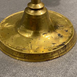 Twee bronzen knoopkandelaars, Vlaanderen of Nederland, 16e eeuw — foto 39