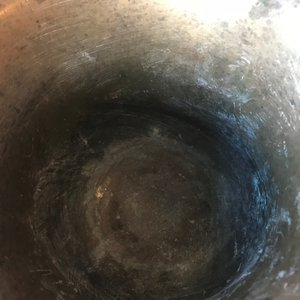 Twee bronzen vijzels en één stamper, Frankrijk of Vlaanderen, 16/17e eeuw — foto 12