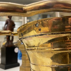 Twee bronzen wijwater emmers, Vlaanderen, 1e helft 16e eeuw — foto 15