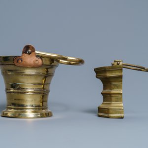 Twee bronzen wijwater emmers, Vlaanderen, 1e helft 16e eeuw — foto 5