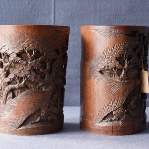 Twee Chinese bamboe houten penselenpotten, 18/19e eeuw — foto 39