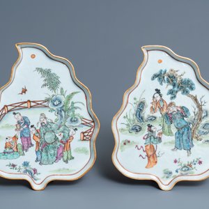Twee Chinese bladvormige famille rose schotels, 19e eeuw — foto 2