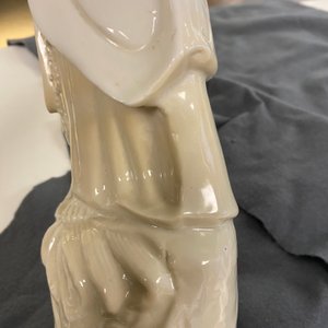 Twee Chinese blanc de Chine figuren van Liu Hai en Guanyin, Kangxi — foto 15