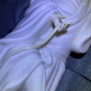 Twee Chinese blanc de Chine figuren van Liu Hai en Guanyin, Kangxi — foto 22