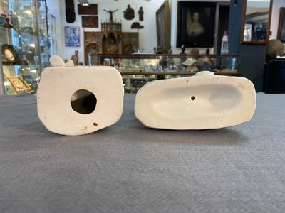 Twee Chinese blanc de Chine groepen met Culturele Revolutie decor, 20e eeuw — foto 4