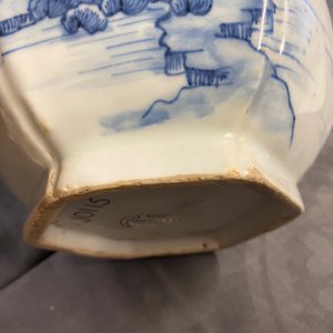 Twee Chinese blauw-witte bekers en een flesvormige vaas, Kangxi/Qianlong — foto 28