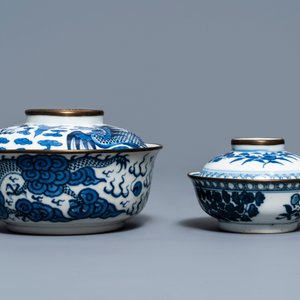 Twee Chinese blauw-witte 'Bleu de Hue' dekselkommen voor de Vietnamese markt, 19e eeuw — foto 3