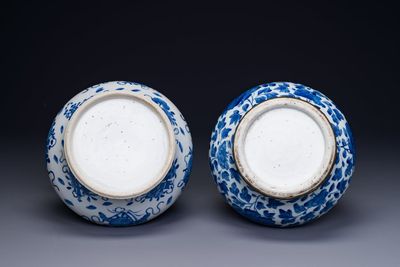Twee Chinese blauw-witte 'Bleu de Hue' potten voor de Vietnamese markt, 19e eeuw — foto 4