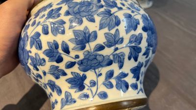 Twee Chinese blauw-witte 'Bleu de Hue' potten voor de Vietnamese markt, 19e eeuw — foto 9