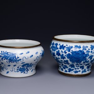 Twee Chinese blauw-witte 'Bleu de Hue' potten voor de Vietnamese markt, 19e eeuw — foto 1