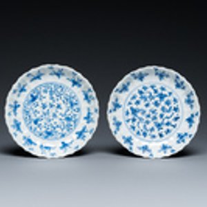 Twee Chinese blauw-witte borden, Kangxi merk en periode — foto 2