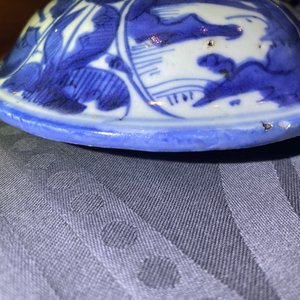 Twee Chinese blauw-witte dekselvazen, Wanli — foto 29