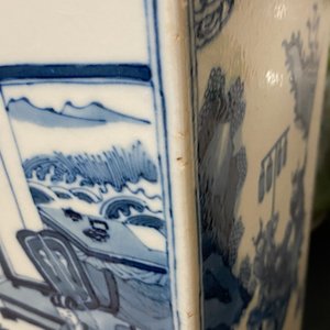 Twee Chinese blauw-witte en qianjiang cai vazen, 19/20e eeuw — foto 13