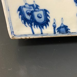 Twee Chinese blauw-witte en qianjiang cai vazen, 19/20e eeuw — foto 16