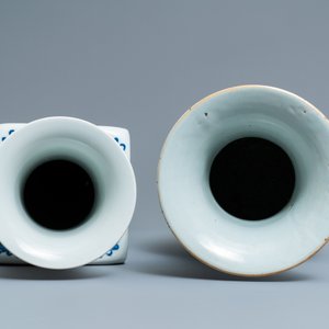 Twee Chinese blauw-witte en qianjiang cai vazen, 19/20e eeuw — foto 5