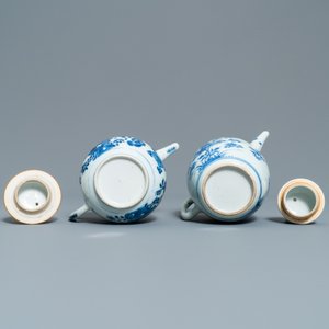 Twee Chinese blauw-witte en twee Imari-stijl theepotten met deksels, Kangxi/Qianlong — foto 7