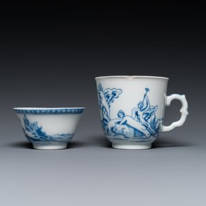 Twee Chinese blauw-witte koppen en schotels met mythologisch decor van Neptunus, Qianlong — foto 7