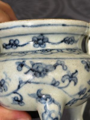 Twee Chinese blauw-witte potten, een stem cup, een kom en een wierookvat, Chenghua merk, Ming — foto 37