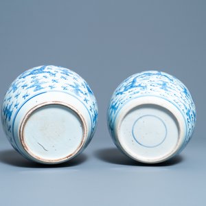 Twee Chinese blauw-witte potten met draken en feniksen, Yongzheng — foto 6